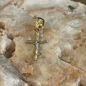 NG 14K Gold Cross Pendant